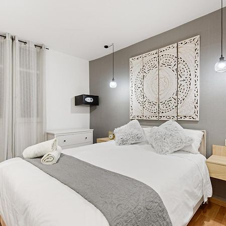Urbanchicmalaga 2Bedroom Oasis In Historic Malaga Centre Exterior foto