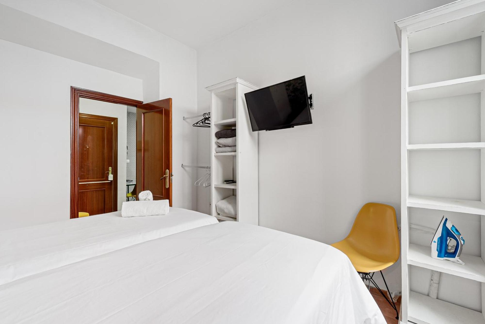 Urbanchicmalaga 2Bedroom Oasis In Historic Malaga Centre Exterior foto