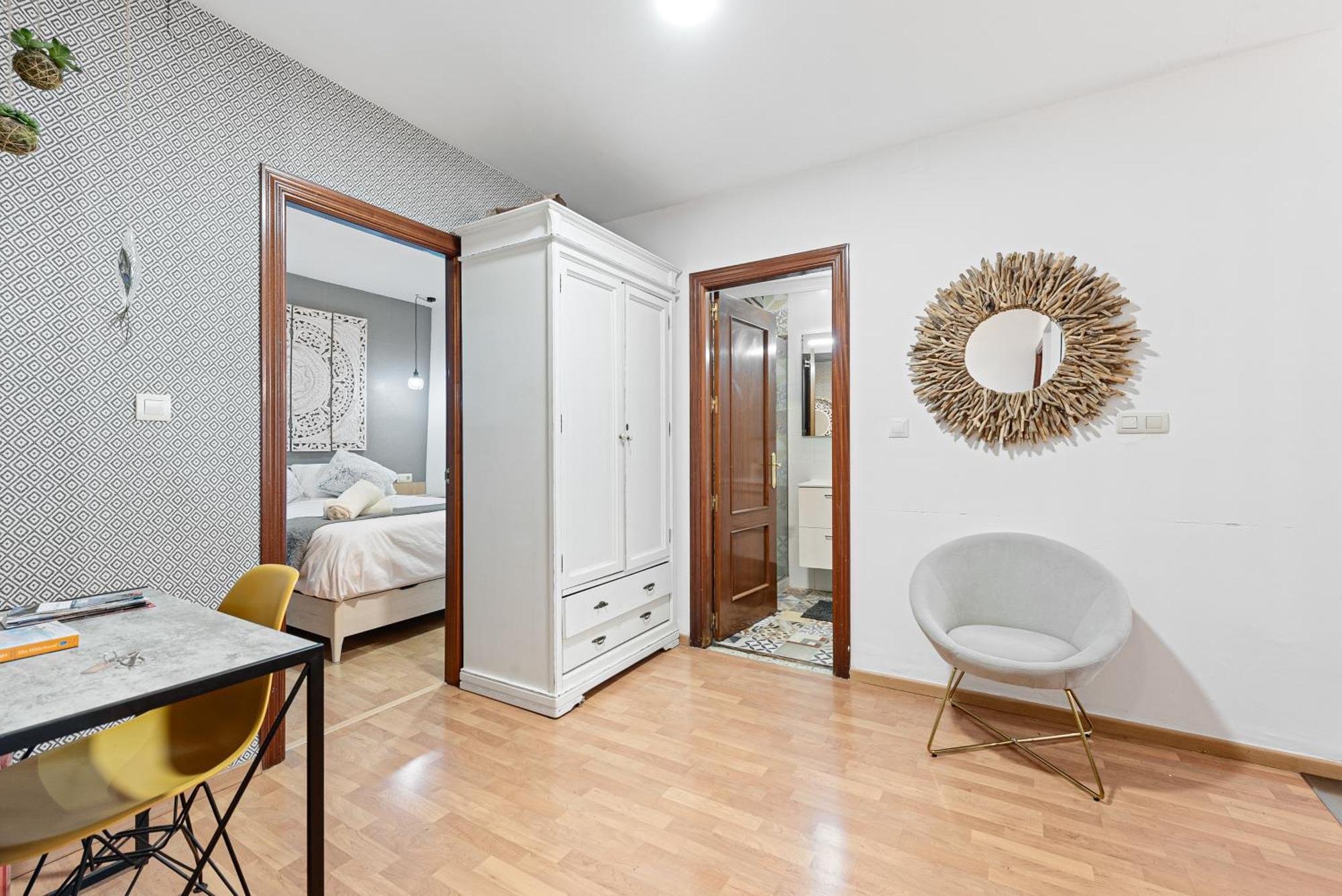 Urbanchicmalaga 2Bedroom Oasis In Historic Malaga Centre Exterior foto