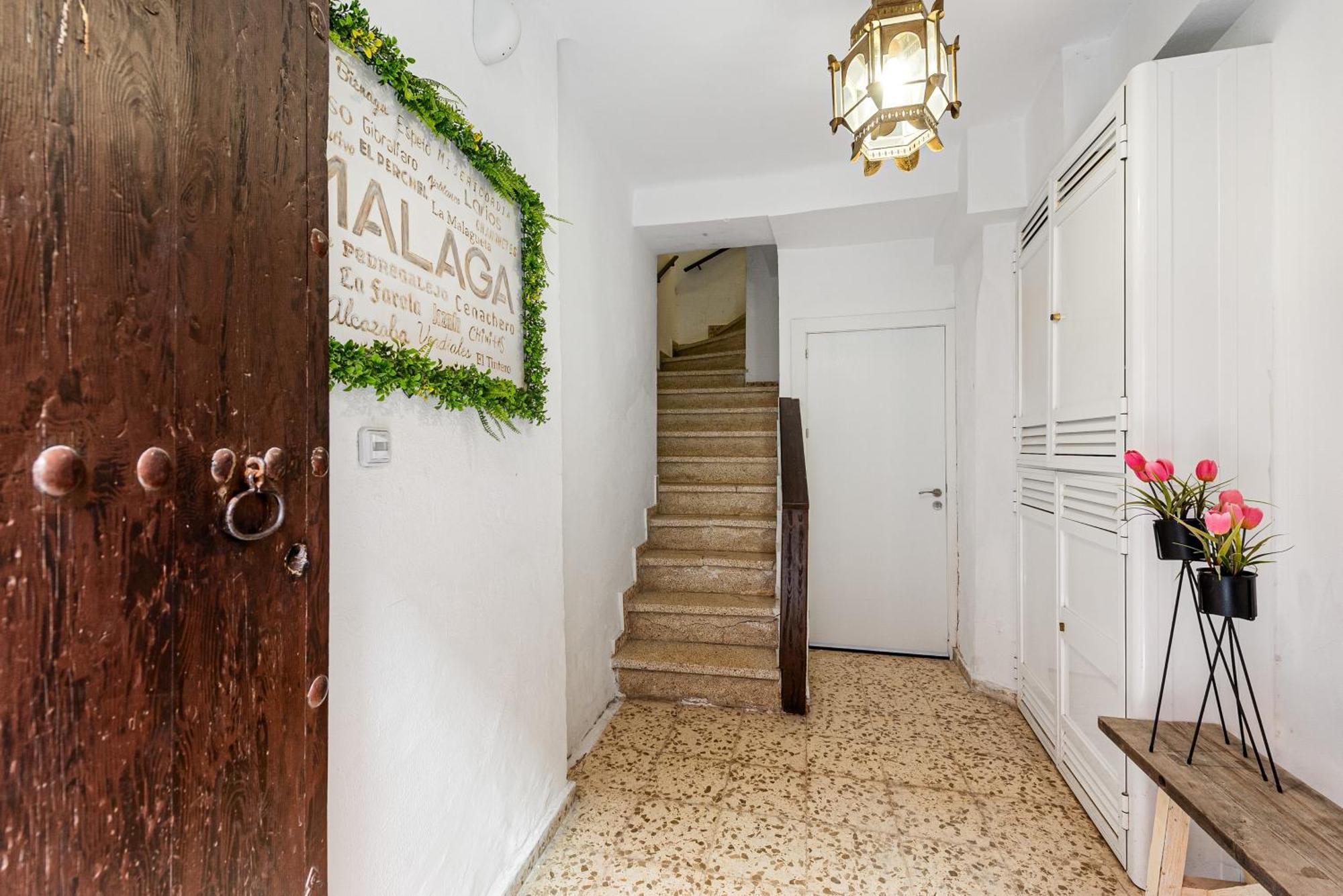 Urbanchicmalaga 2Bedroom Oasis In Historic Malaga Centre Exterior foto
